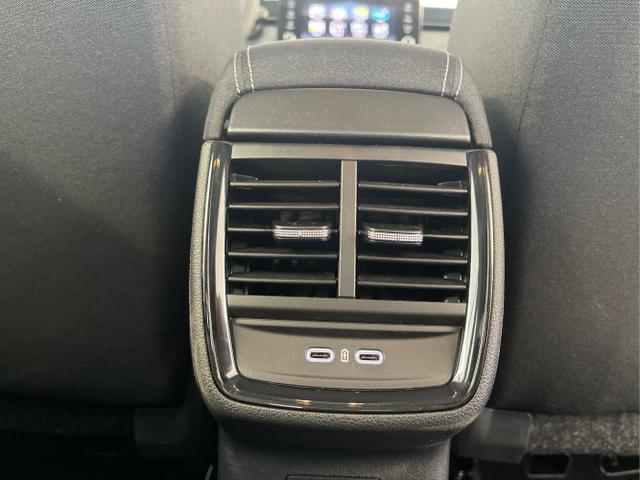 Skoda / KAMIQ / Blau / / / 95PS Sitzheizung+App-Connect