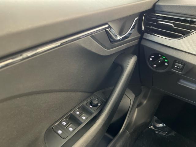 Skoda / Scala / Weiß / / / 115PS DSG AHK+Sitzheizung