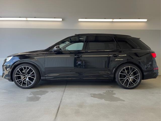 Audi / SQ7 / Schwarz / / / Nachtsicht+Fahrwerkspaket