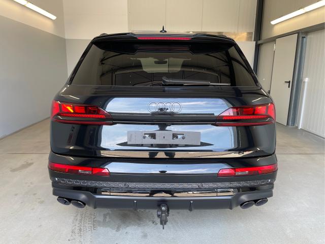 Audi / SQ7 / Schwarz / / / Nachtsicht+Fahrwerkspaket