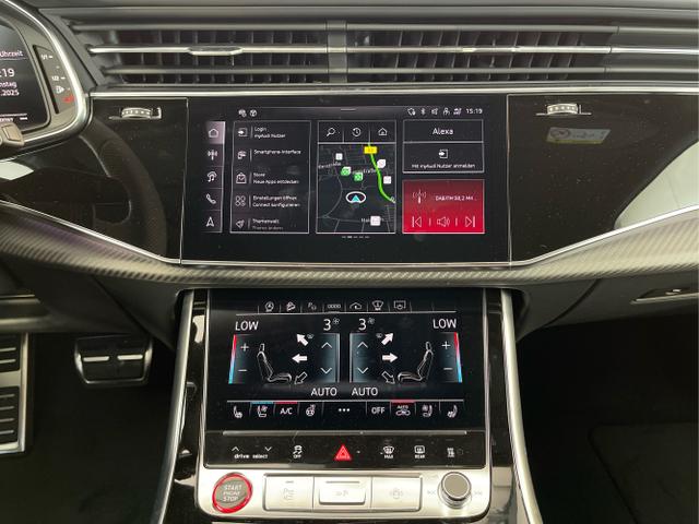 Audi / SQ7 / Schwarz / / / Nachtsicht+Fahrwerkspaket