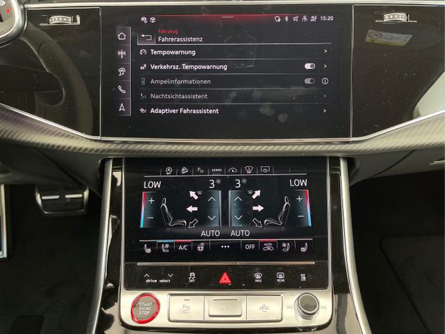 Audi / SQ7 / Schwarz / / / Nachtsicht+Fahrwerkspaket