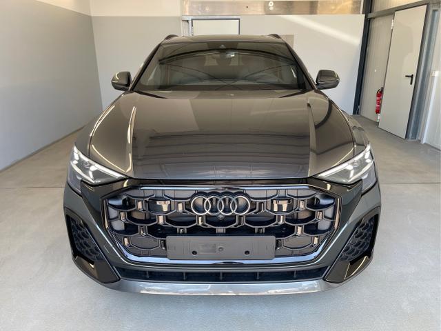 Audi / Q8 / Grau / / / S line STHZ+Pano+AHK+HUD