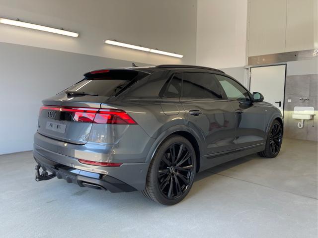 Audi / Q8 / Grau / / / S line STHZ+Pano+AHK+HUD