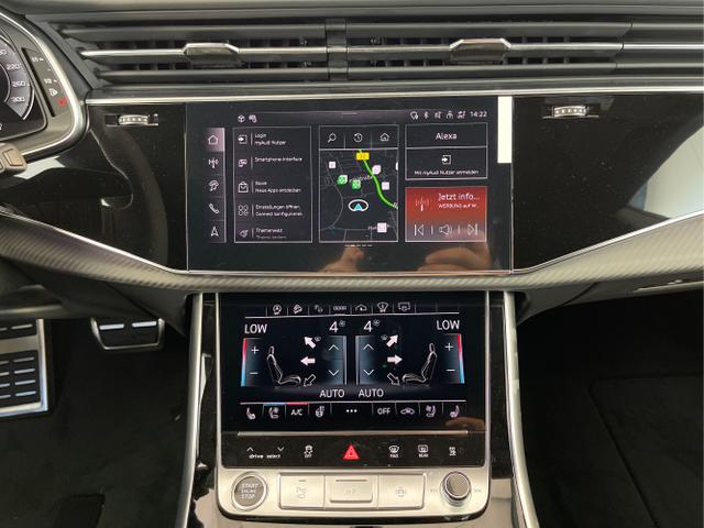 Audi / Q8 / Grau / / / S line STHZ+Pano+AHK+HUD