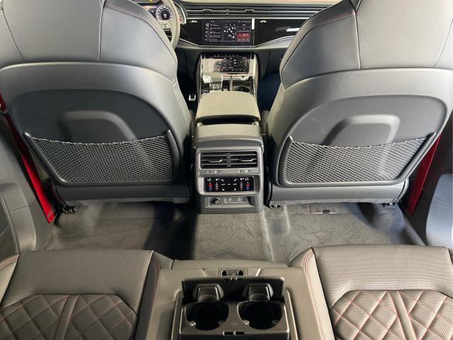 Audi / Q8 / Grau / / / S line STHZ+Pano+AHK+HUD