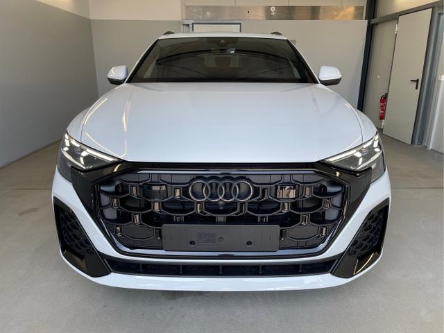 Audi / Q8 / Weiß / / / S line STHZ+Pano+AHK+HUD