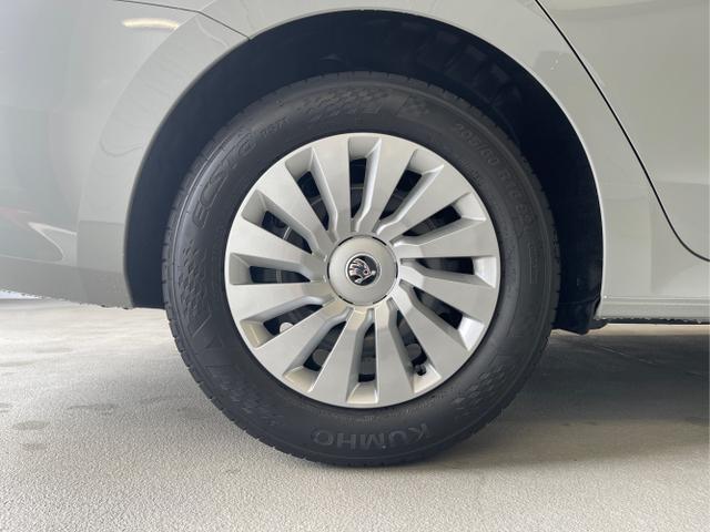 Skoda / Octavia Combi / Grau / / / DSG AHK+Sitzheizung+App Connect