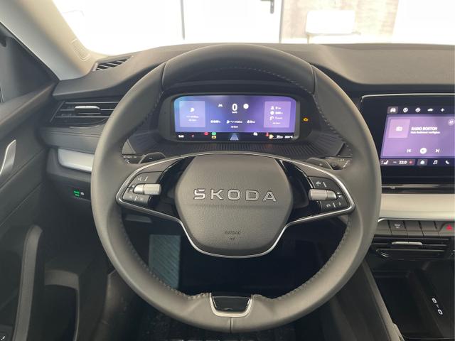 Skoda / Octavia Combi / Grau / / / DSG AHK+Sitzheizung+App Connect