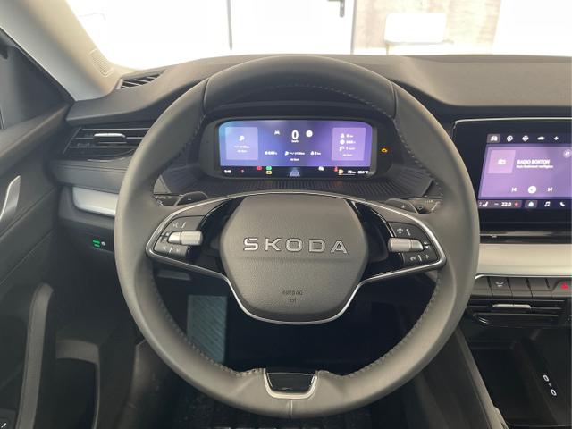 Skoda / Octavia Combi / Grau / / / DSG AHK+Sitzheizung+App Connect