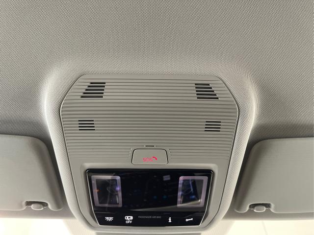 Volkswagen / Golf / Grau / / / eHybrid IQ.Light+Navi+Travel Assist