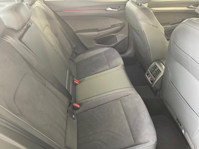 Volkswagen / Golf / Grau / / / eHybrid IQ.Light+Navi+Travel Assist
