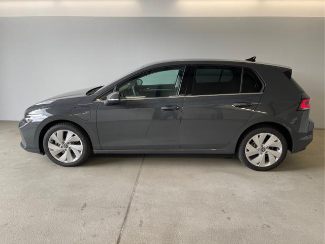 Volkswagen / Golf / Grau / / / eHybrid IQ.Light+Navi+Travel Assist