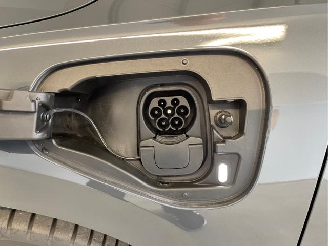 Volkswagen / Golf / Grau / / / eHybrid IQ.Light+Navi+Travel Assist
