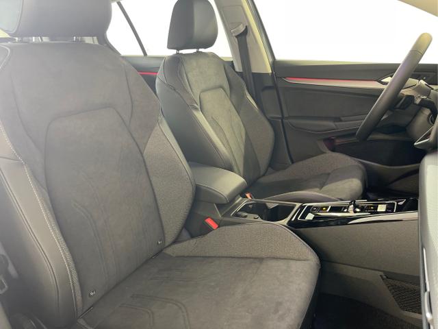 Volkswagen / Golf / Schwarz / / / eHybrid IQ.Light+Navi+Travel Assist