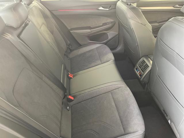 Volkswagen / Golf / Schwarz / / / eHybrid IQ.Light+Navi+Travel Assist