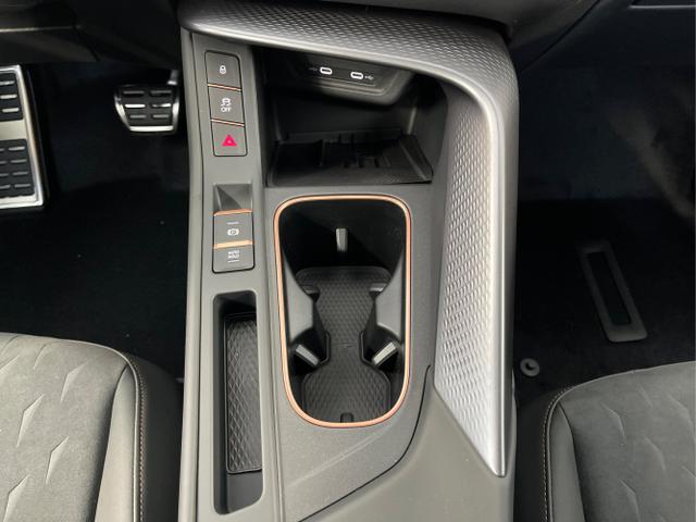 Cupra / Terramar / Schwarz / / / 4Drive Pano+AKEBONO+Matrix+AHK+Stdhz+20 Zoll