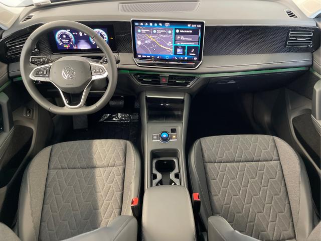 Volkswagen / Tiguan / Grau / / / 150PS DSG 360°Kamera+IQ.Light