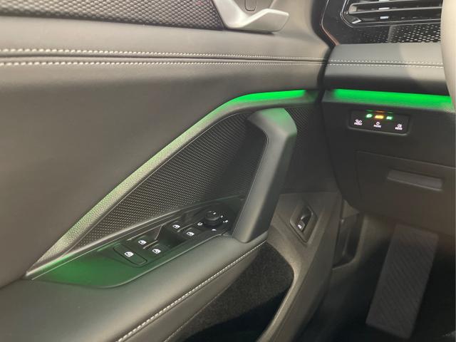 Volkswagen / Tiguan / Grau / / / 150PS DSG 360°Kamera+IQ.Light
