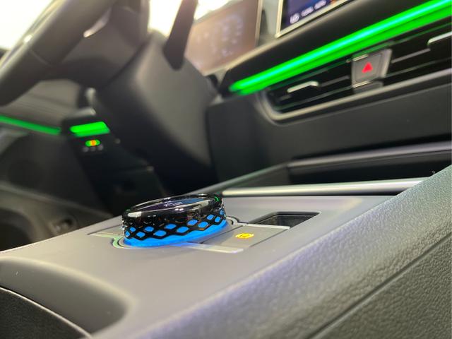 Volkswagen / Tiguan / Grau / / / 150PS DSG 360°Kamera+IQ.Light