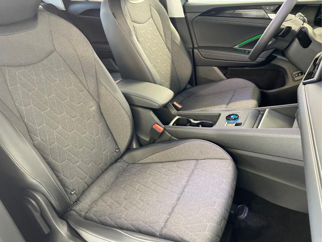 Volkswagen / Tiguan / Grau / / / 150PS DSG 360°Kamera+IQ.Light