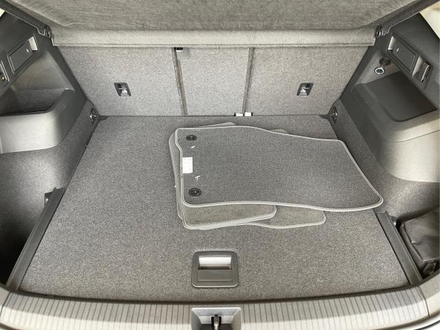 Volkswagen / Tiguan / Grau / / / 150PS DSG 360°Kamera+IQ.Light