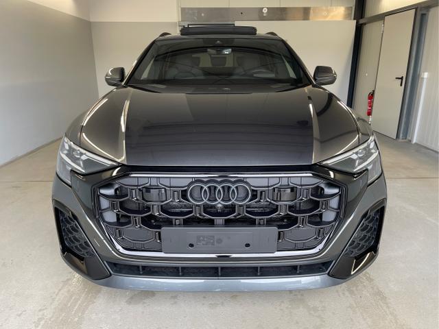 Audi / Q8 / Grau / / / S line STHZ+Pano+AHK+HUD