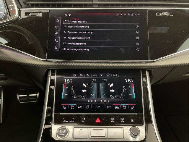 Audi / Q8 / Schwarz / / / S line STHZ+Pano+AHK+HUD