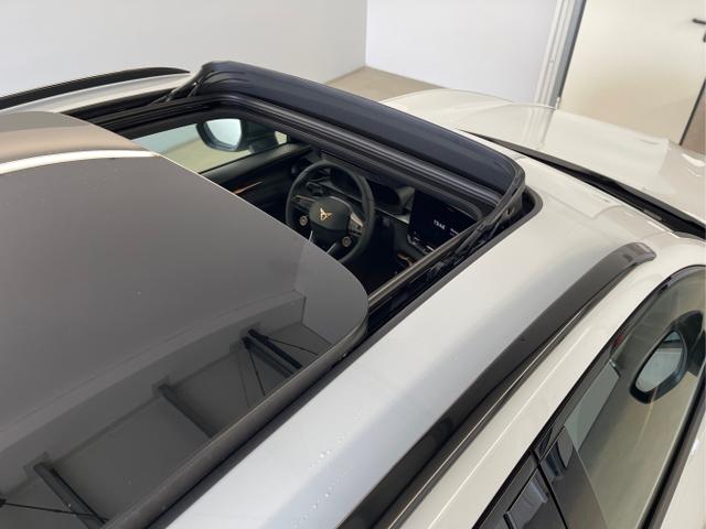 Cupra / Terramar / Weiß / / / 4Drive Pano+AKEBONO+Matrix+AHK+Stdhz+20 Zoll