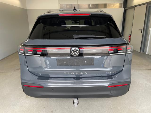 Volkswagen / Tiguan / Grau / / / 204PS DSG eHybrid IQ.Light+Navi