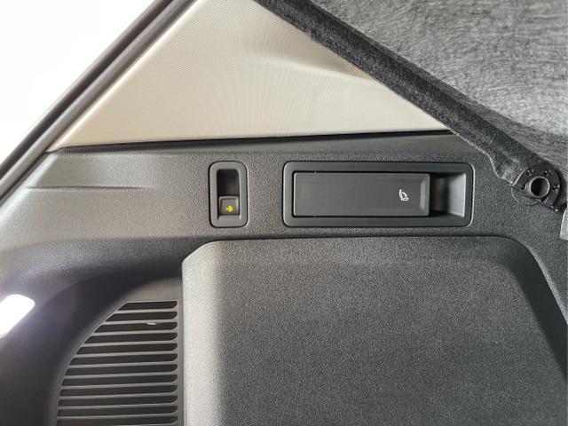 Volkswagen / Tiguan / Grau / / / 204PS DSG eHybrid IQ.Light+Navi