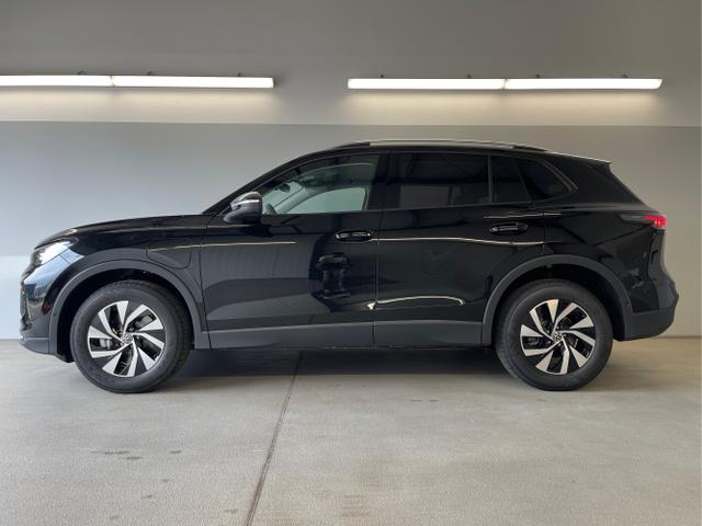 Volkswagen / Tiguan / Schwarz / / / 204PS DSG eHybrid IQ.Light+Navi