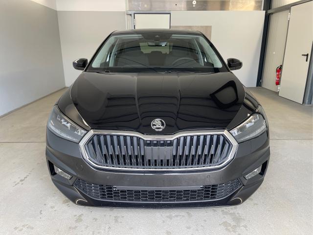Skoda / Fabia / Schwarz / / / 115PS AHK+Kessy+Kamera