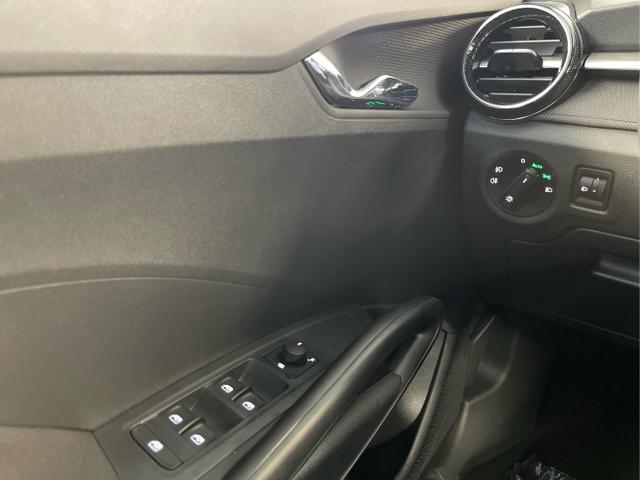 Skoda / Fabia / Schwarz / / / 115PS AHK+Kessy+Kamera