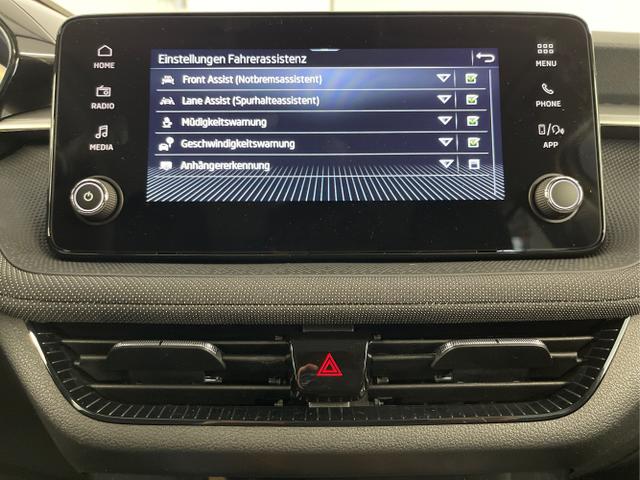 Skoda / Fabia / Schwarz / / / 115PS AHK+Kessy+Kamera