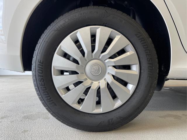 Skoda / KAMIQ / Weiß / / / 115PS AHK+Kessy