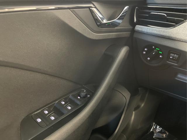Skoda / KAMIQ / Weiß / / / 115PS AHK+Kessy