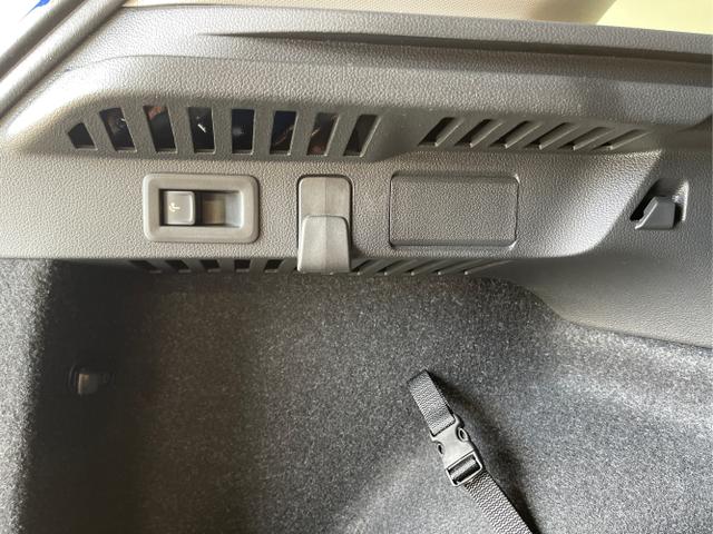 Skoda / KAMIQ / Weiß / / / 115PS AHK+Kessy