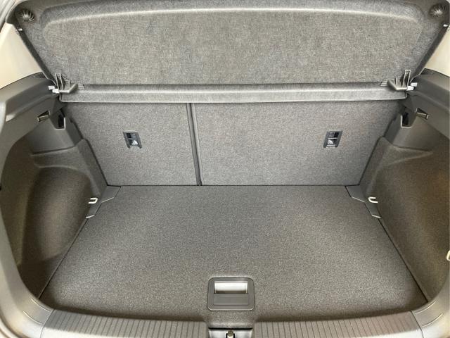 Volkswagen / T-Cross / Silber / / / 115PS AHK+Kamera+Kessy
