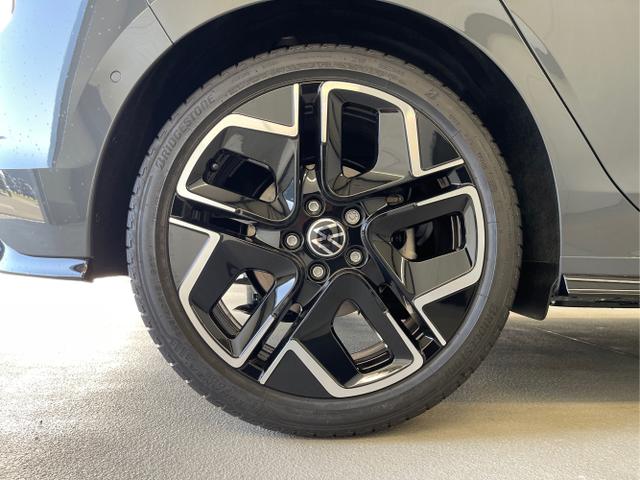 Volkswagen / Golf / Grau / / / 150PS DSG+Black Style