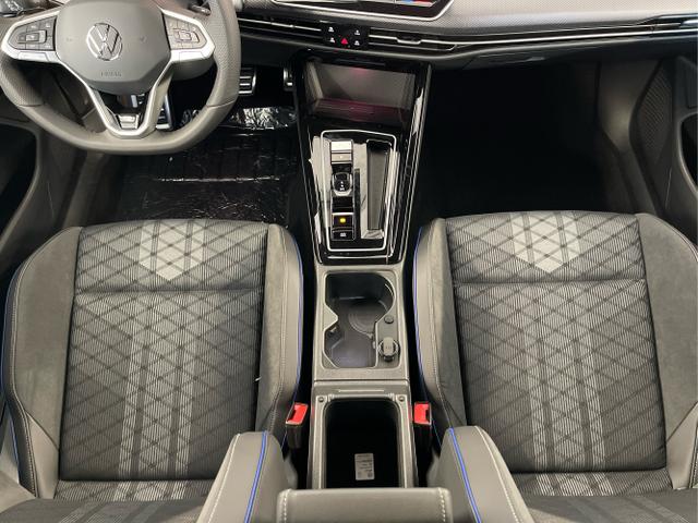 Volkswagen / Golf / Grau / / / 150PS DSG+Black Style