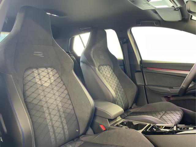 Volkswagen / Golf / Grau / / / 150PS DSG+Black Style