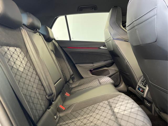 Volkswagen / Golf / Grau / / / 150PS DSG+Black Style