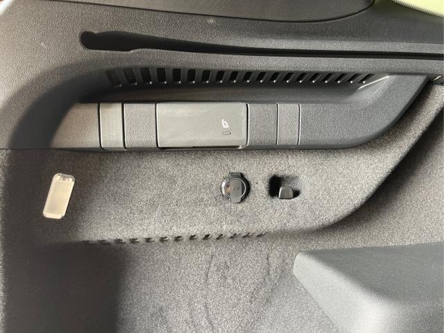 Volkswagen / Tayron / Grau / / / 193PS 7Sitz+Harman+Pano+AHK+20+Stdhz+Leder+NaviPro