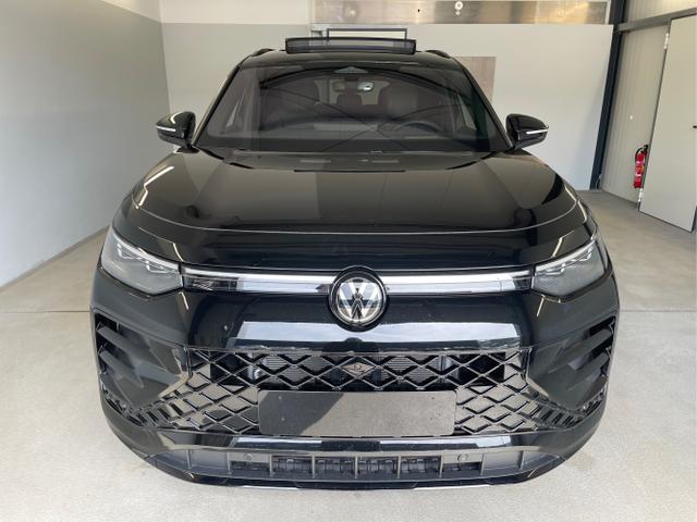 Volkswagen / Tayron / Schwarz / / / 193PS 7Sitz+Harman+Pano+AHK+20+Stdhz+Leder+NaviPro