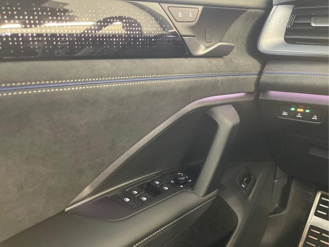 Volkswagen / Tayron / Schwarz / / / 193PS 7Sitz+Harman+Pano+AHK+20+Stdhz+Leder+NaviPro