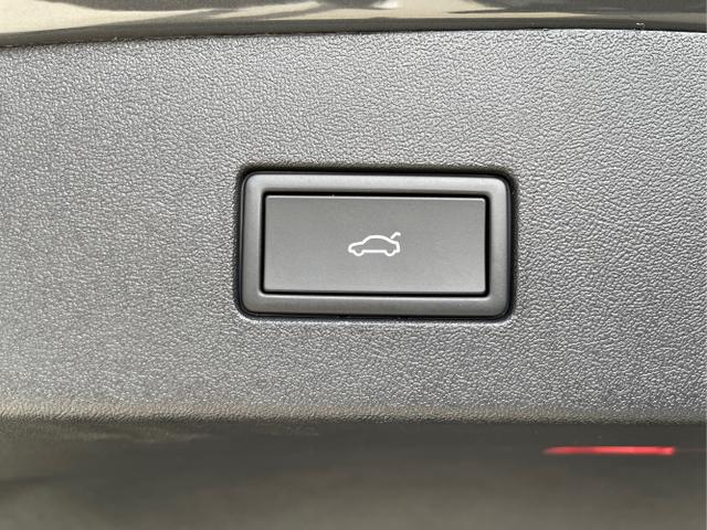 Volkswagen / Tayron / Schwarz / / / 193PS 7Sitz+Harman+Pano+AHK+20+Stdhz+Leder+NaviPro