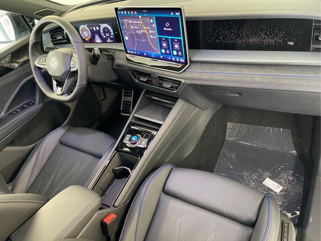 Volkswagen / Tayron / Weiß / / / 193PS 7Sitz+Harman+Pano+AHK+20+Stdhz+Leder+NaviPro