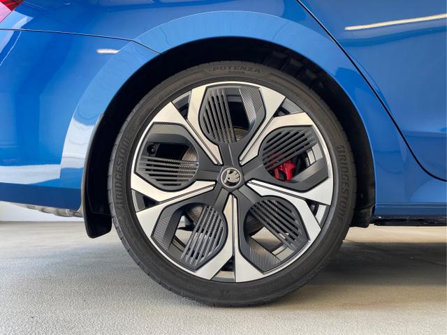 Skoda / Octavia Combi / Blau / / / 265PS DSG Standheizung+AHK+19 Zoll
