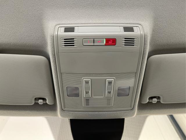 Seat / Arona / Blau / / / 115PS AHK+Sitzheiz+Climatronic